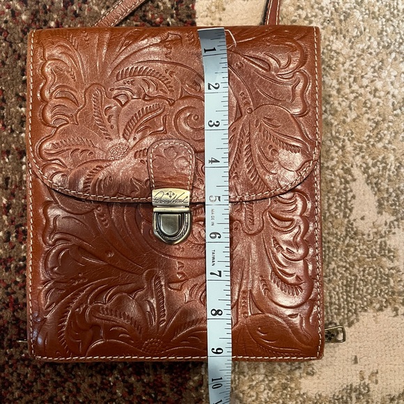 Patricia Nash embossed brown leather Crossbody organizer - Picture 7 of 7
